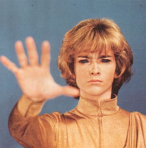 Una micidiale pandemia mondiale colpisce tutti gli adulti, lasciando la terra solo ai più giovani. Lost Gems: Sky (1975) - The Medium is Not Enough