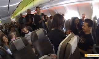 Man Surprises Girlfriend Proposal On A Flight To Fiji