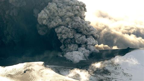 Eyjafjallajökull Awakens How An Icelandic Volcano Shut Down Europes