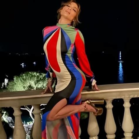 Jennifer Lopez Stuns Fans With Her New 980 Bikini Pics Milat News