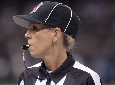 Sarah Thomas Nfls First Full Time Female Referee Low Key As Debut