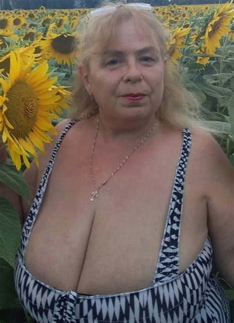 Busty Granny Cleavage Heaven