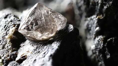 Des scientifiques ont découvert un minéral plus solide que le diamant