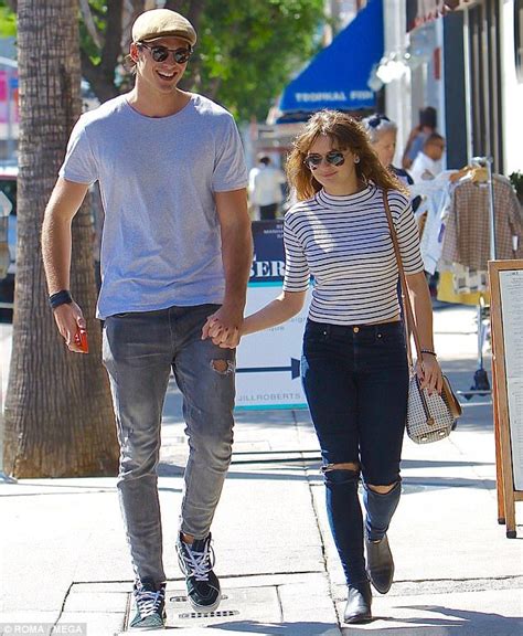 Joey king dated jacob elordi, but now she's got a new boyfriend, and he's not an actor. Joey King is smitten with boyfriend Jacob Elord in LA ...