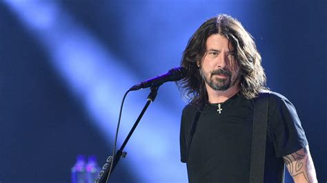 Foo Fighters Dave Grohl Names The Best Rock Frontman In History