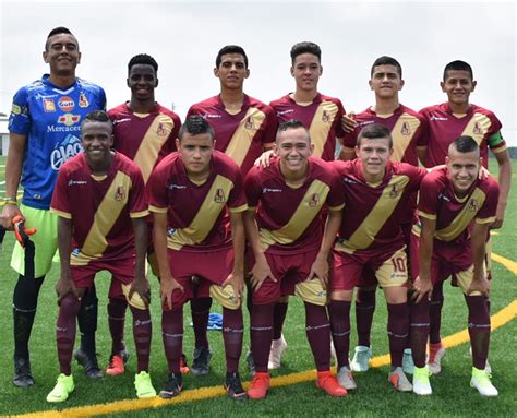 Deportes tolima, a colombian football (soccer) team in the first division. Parece que por ahora no hay elenco que le ponga freno a la ...