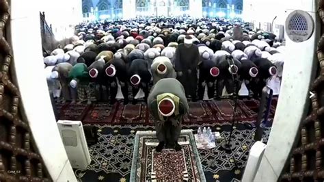 Solat tarawih dilaksanakan setiap dua rakaat satu salam, ini berlandaskan kepada hadis: Solat Sunat Tarawih 16-05-2018 - YouTube