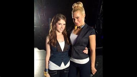Lana On The Set Of Pitch Perfect 2 Photos Film Pitch Perfect Lilian Garcia Rosa