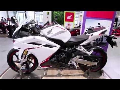 To uplift the motorcycle racing scene in malaysia, boon siew honda sdn bhd unveiled their new boon siew honda 250cc racing support programme … Honda CBR250RR PUTIH KELUARAN MALAYSIA 2019 - YouTube
