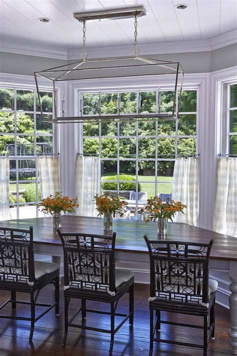 Sunroom With Large Windows Comfy Dining Room Bay Window Seating