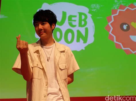 Eh emak jangan marah terus nanti cepat tua luuu. Berkenalan dengan Komikus Webtoon 'Lookism' Park Tae Joon