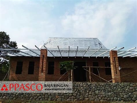 Rumah limas adalah rumah adat indonesia yang juga tergolong cukup menarik, dimana bentuk atap rumah yang mempunyai atap bentuk limas. Daftar Harga Atap Genteng Metal Berpasir di Kota Bogor Selatan