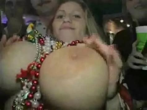 Busty Girl Shows Boobs At Mardi Gras Xvideos Com