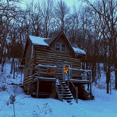 The cabin. Decorah, IA. : r/CabinPorn