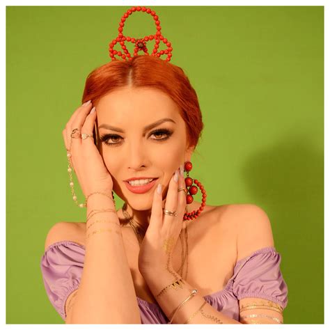 She started her musical career as part of a duo along with adela popescu. Elena Gheorghe - Senor Loco (videoclip nou)