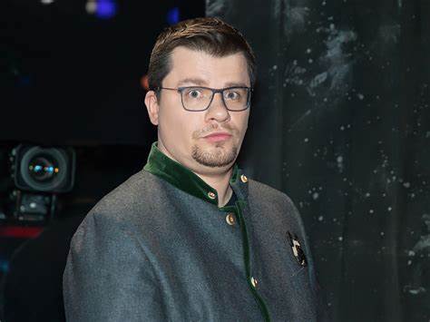 Гарик харламов похудел камеди СМИ узнали о возвращении Гарика Харламова в Comedy Club - TOPNews.RU СМИ узнали о возвращении Гарика Харламова в Comedy Club - TOPNews.RU Гарик харламов похудел камеди