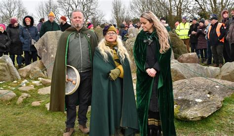 Pictures Crowds Flock To Knockroe Passage Tomb In Kilkenny For Winter