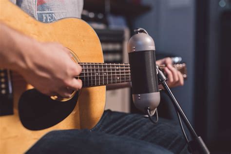 How To Record Acoustic Guitar With The R92 Aea Ribbon Mics And Preamps