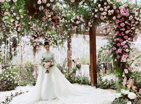 Malaysian heiress, chryseis tan and faliq nasimuddin's official wedding photos. Malaysian heiress Chryseis Tan weds fiance Faliq ...