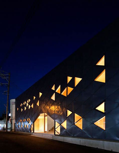 Dabura Patterns Commercial Building Full Of Triangles In Japan