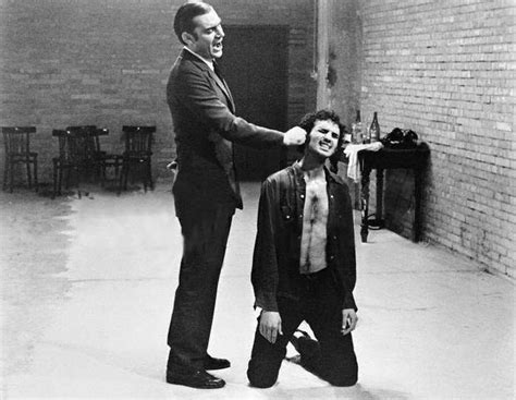 Indagine su un cittadino al di sopra di ogni sospetto è un film del 1970 diretto da elio petri. La Cineteca di Caino: Indagine su un cittadino al di sopra ...