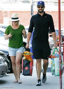 Jennie Garth Make Up Free With Fianc Dave Abrams In La Daily Mail Online