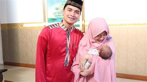 Larissa chou dan alvin faiz resmi bercerai , rabu (16/6). Punya Anak di Usia Muda, Alvin Faiz - Larissa Chou: Serasa ...