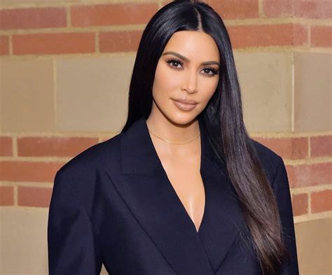 Kim kardashian is the star of the reality show 'keeping up with the kardashians' and kim kardashian. Kim kardashian Biography