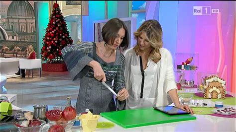 Prima di lasciare cristallizzare potete decorare i lecca lecca con scorzette di frutta o bacche a piacere. Lecca lecca melograno e unguento per tosse fatti in casa ...
