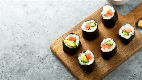 Is Sushi Healthy Nutritionists Weigh In Glamour