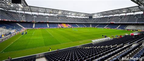 Red bull arena opened its doors for the first time 2003, which was two years before red bull took over sv austria salzburg and renamed both the club and the . Real Madrid wird zum ersten Mal in der Red Bull Arena in ...