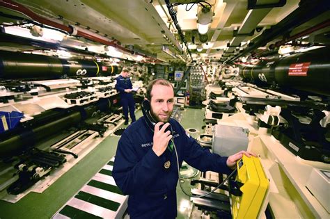 Step Inside A Nuclear Submarine Business Insider