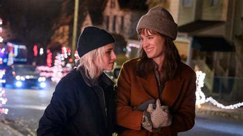 Kristen Stewart Stars In Lgbtq Christmas Rom Com Simplemost