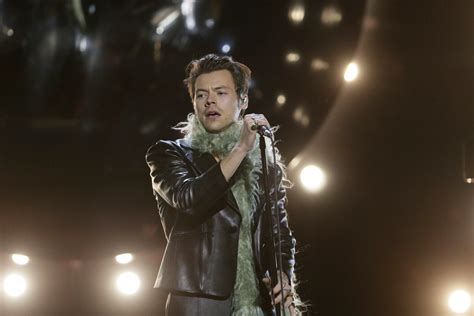 Harry Styles Performed Watermelon Sugar At The 2021 Grammys Rolling