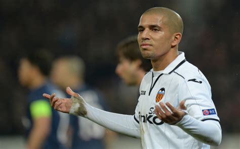 Man United Eye Free Move For Valencia S Sofiane Feghouli