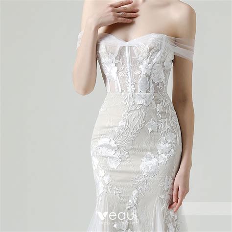Every bride dreams about having her best hair day ever on her wedding day. High-end Champagne Outdoor / Garden Wedding Dresses 2020 A ...