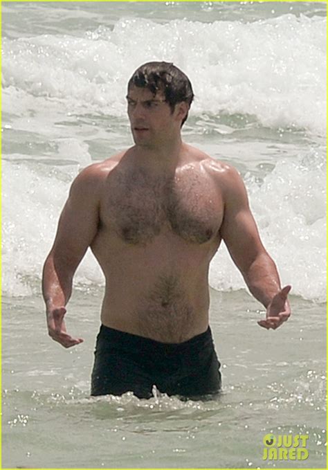 henry cavill bares his buff superman body at the beach photo 3745487 henry cavill shirtless