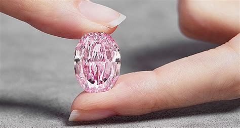This 15 Carat Pink Diamond Sold For 26 Million National Jeweler