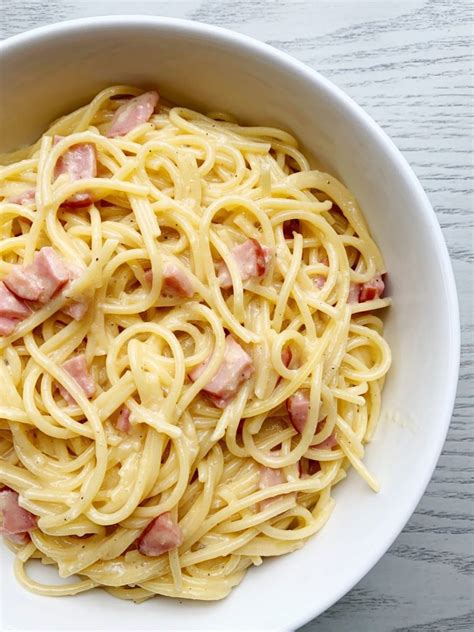 Traditional recipe for pasta carbonara. Easy Homemade Pasta Carbonara - Return to the Kitchen - Pasta