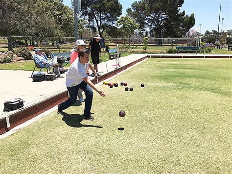 A Beginners Guide To Lawn Bowling