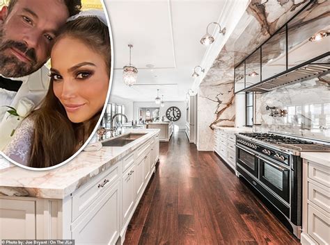 Inside Newlyweds Jennifer Lopez And Ben Afflecks 60 Million Mansion