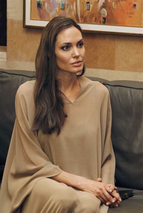 Angelina Jolie Outfits 50 Best Outfits In 2020 Angelina Jolie Style