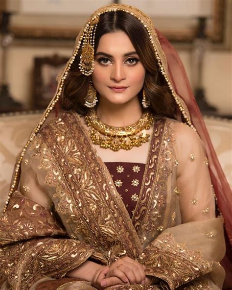 Pin By Syeda On Pakistani Actresses Pakistani Bridal Makeup