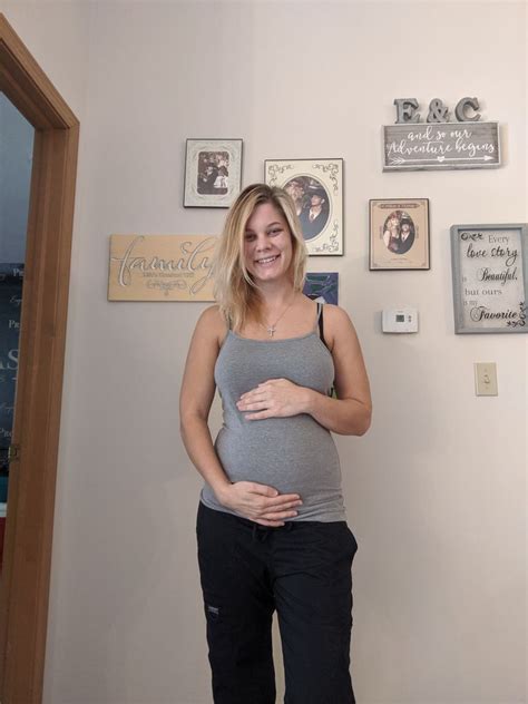 Pregnant Belly With Twins At Weeks Pictures Pregnantbelly