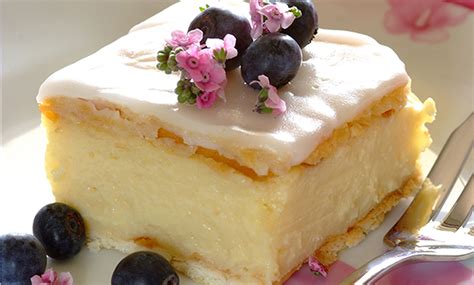 Grab all the tips with this kitchen hack custard recipe for warm, creamy vanilla sauce. Custard Slices - Stork
