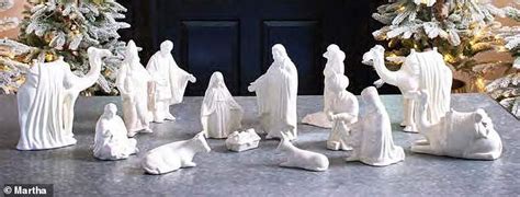 Martha Stewart Proudly Shows Off Clay Nativity Scene She Made In Prison