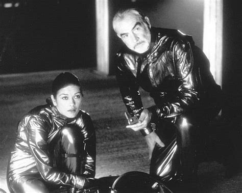 Sean connery, michael hertzberg, rhonda tollefson. Entrapment (1999, Connery, Zeta Jones) - Classic Film ...