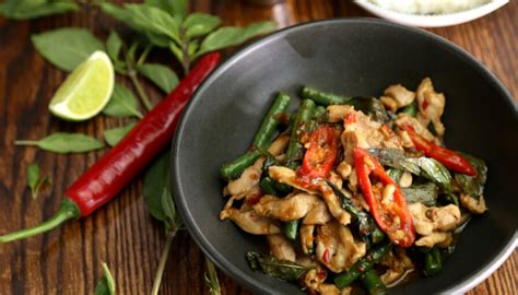 We are doing our part to reduce the use of plastics and landfill waste. 9 Thai Dishes You Won't Regret Trying - Globelink Blog
