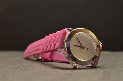 Fotos Gratis Reloj Mano Mujer Hora Moda Rosado Producto