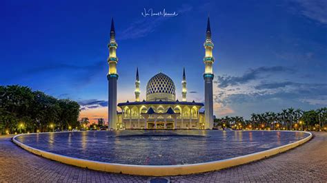 Senior officer islamic affairs, shapadu group. Masjid Shah Alam | Copyright © 2017 Nur Ismail Photography ...
